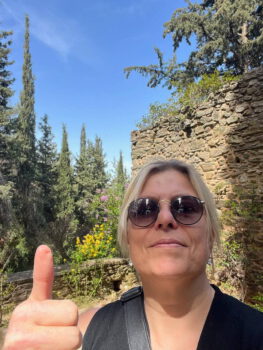 Athena's Journey Heldinnenspaziergang mit selfie