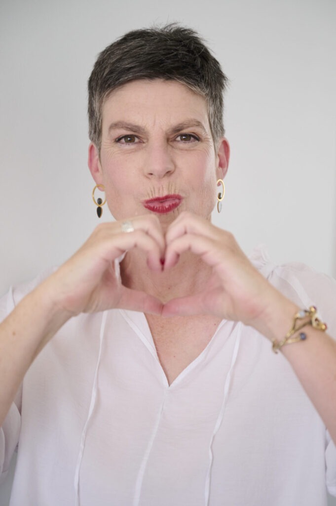 Athena's Journey 2025 Porträt Maria - Kraft im Herzen - Liebende